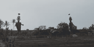 Mokama News जलने से पहले ही टूटकर गिरा रावण,  मच गया हड़कंप