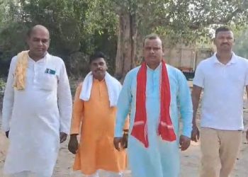 बोधगया से निर्दलीय चुनाव लड़ते इंजीनियर नंदलाल मांझी बिहार विधानसभा चुनाव में एनडीए को झटका गया जिले में हम पार्टी नेता की बगावत नंदलाल मांझी के नामांकन के बाद राजनीतिक हलचल