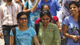 रेलवे में graduates को शानदार मौका,  8000 से अधिक पदों पर भर्ती