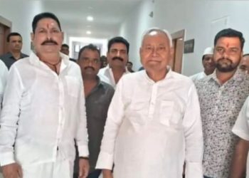 अनंत सिंह मोकामा चुनाव 2025 Nitish Kumar Anant Singh statement Bihar Election 2025 JDU vs RJD छोटे सरकार अनंत सिंह प्रेस कॉन्फ्रेंस Mokama assembly election Bihar