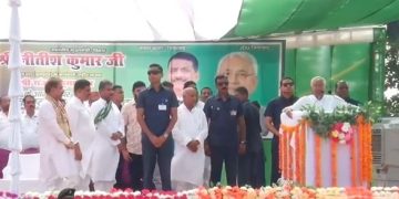 Nitish Kumar addressing Hathua assembly election rally JD(U) candidates Sunil Kumar, Amarendra Pandey, Ramsevak Singh on stage Nitish Kumar Bihar development and law speech Bihar Election 2025 Hathua rally highlights