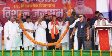 Nitish Kumar Nalanda rally image, नीतीश कुमार नालंदा जनसभा फोटो, Bihar CM Nitish Kumar campaign, Nitish Kumar political record, NDA Bihar election rally