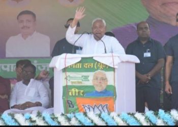 Nitish Kumar Siwan Rally Photo, Bihar CM Speech 2025, NDA Bihar Election Campaign, Nitish Kumar vs RJD Politics