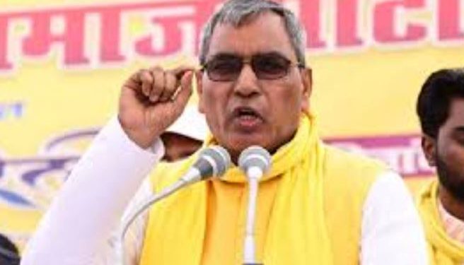 ओमप्रकाश राजभर बिहार चुनाव 2025 में बड़ा ऐलान करते हुए सुभासपा प्रमुख ओमप्रकाश राजभर का प्रेस कॉन्फ्रेंस बिहार में NDA से अलग हुई सुहेलदेव भारतीय समाज पार्टी ओमप्रकाश राजभर और अरविंद राजभर का बयान बिहार विधानसभा चुनाव 2025 में सुभासपा का अकेला चुनाव लड़ने का ऐलान