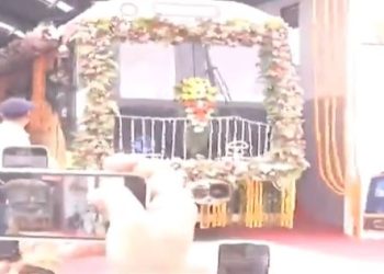 “Nitish Kumar inaugurating Patna Metro at ISBT Station” “Patna Metro first ride with Nitish Kumar and ministers” “Inside view of Patna Metro coach with passengers” “Patna Metro running between ISBT and Bhutnath stations”