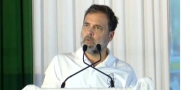 Rahul Gandhi addressing rally in Nalanda, राहुल गांधी बिहार चुनाव प्रचार में, Nitish Kumar and Bihar health system, Bihar election 2025 campaign image, Congress leader Rahul Gandhi speech photo