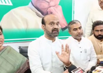 sabba-zafar-jdu-candidate-amour-bihar-election-2025 sabir-ali-jdu-press-conference-bihar-election jdu-amour-seat-ticket-confusion-news purnia-amour-bihar-politics-2025 nitish-kumar-jdu-bihar-election-campaign