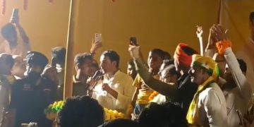 Tej Pratap Yadav Mahnar Attack, तेज प्रताप यादव पर हमला, RJD supporters protest in Mahnar, Bihar election violence, JJD candidate Jay Singh Rathore