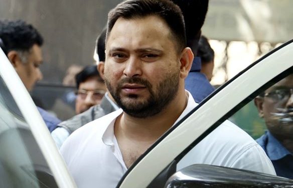 "Tejashwi Yadav Khagaria rally 2025", "परबत्ता विधायक संजीव कुमार RJD में", "Bihar Assembly Election 2025 updates", "RJD membership ceremony Bihar", "Tejashwi Yadav helicopter rally Bihar"