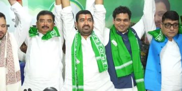 तेजस्वी यादव को मिली बड़ी ताकत.. नीतीश और चिराग के करीबी नेताओं ने थामा RJD का दामन