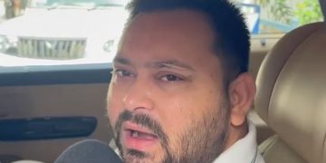 Tejashwi Yadav Attack on Nitish Kumar तेजस्वी यादव का नीतीश कुमार पर तीखा हमला Bihar Politics Tejashwi vs Nitish Nitish Kumar Health Controversy Bihar Mahagathbandhan Meeting Update