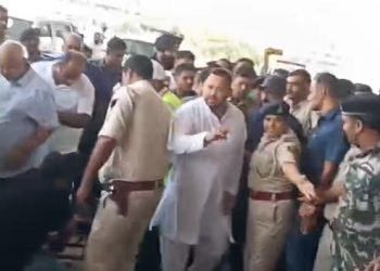 Lalu Yadav Land for Job Case Hearing Image, Rabri Devi Delhi Arrival Photo, Tejashwi Yadav Court Case Image, Lalu Family in Delhi Picture