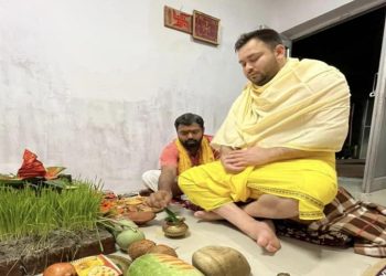 Tejashwi Yadav Vijayadashami wishes 2025 तेजस्वी यादव गांधी जयंती संदेश बिहार Bihar Election 2025 Tejashwi Yadav strategy तेजस्वी यादव बनाम नीतीश कुमार राजनीति
