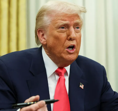 डोनाल्ड ट्रंप ने चीन पर 155 प्रतिशत टैरिफ लगाने की धमकी दी