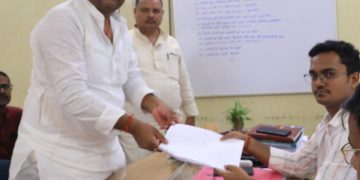 umesh-kushwaha-nomination-mahnar.jpg – उमेश कुशवाहा महनार से नामांकन दाखिल करते हुए chirag-paswan-rama-singh-bihar-election.jpg – चिराग पासवान और रामा सिंह बिहार चुनाव 2025 चर्चा में jdu-office-bihar-election-2025.jpg – जदयू कार्यालय में बिहार चुनाव की रणनीति बैठक mahnar-seat-nda-bihar-politics.jpg – बिहार एनडीए में महनार सीट को लेकर राजनीतिक हलचल