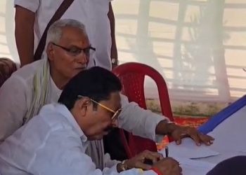 बिहार चुनाव 2025: अनंत सिंह ने मोकामा विधानसभा से JDU टिकट पर नामांकन दाखिल किया