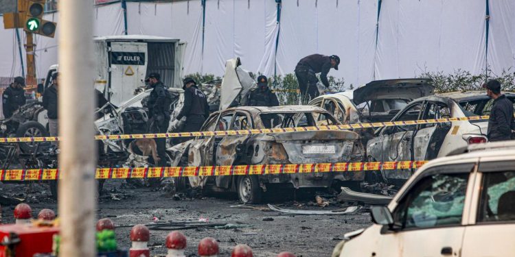 NIA officers investigating Red Fort blast site Red Fort blast accused arrested by NIA Delhi car bomb blast investigation update NIA crackdown on terror module in Delhi blast case