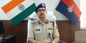 Delhi blast impact on Bihar election security, Bihar DGP Vinay Kumar press statement, Bihar police checking images, Bihar election 2025 security alert visuals