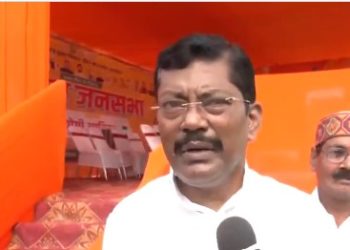 BJP MP Ashok Kumar Yadav addressing rally in Kewati Bihar Election 2025 Bihar election controversy over Ashok Yadav’s statement in Darbhanga Political reactions on Ashok Kumar Yadav remark in Bihar BJP vs RJD over Muslim vote bank debate in Bihar