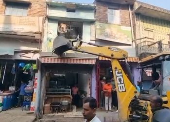 Bihar Bulldozer Action Anti Encroachment Ara Encroachment Removal Drive Bulldozer Samastipur Illegal Construction Demolition Bihar
