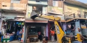 Bihar Bulldozer Action Anti Encroachment Ara Encroachment Removal Drive Bulldozer Samastipur Illegal Construction Demolition Bihar