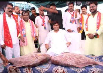 Mukesh Sahani Tweet Mahagathbandhan, Mukesh Sahani Maach Bhat Bhoj, Tejashwi Yadav and Mukesh Sahani Bihar Election, Bihar Mahagathbandhan unity photo