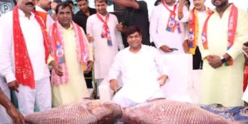 Mukesh Sahani Tweet Mahagathbandhan, Mukesh Sahani Maach Bhat Bhoj, Tejashwi Yadav and Mukesh Sahani Bihar Election, Bihar Mahagathbandhan unity photo