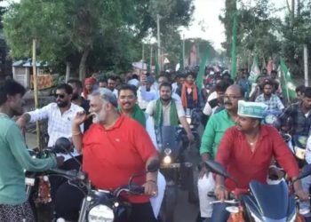 Pappu Yadav Dhamdaha Rally Photo, Santosh Kushwaha with Pappu Yadav, Rahul Gandhi Support in Bihar, Mahagathbandhan Road Show Bihar