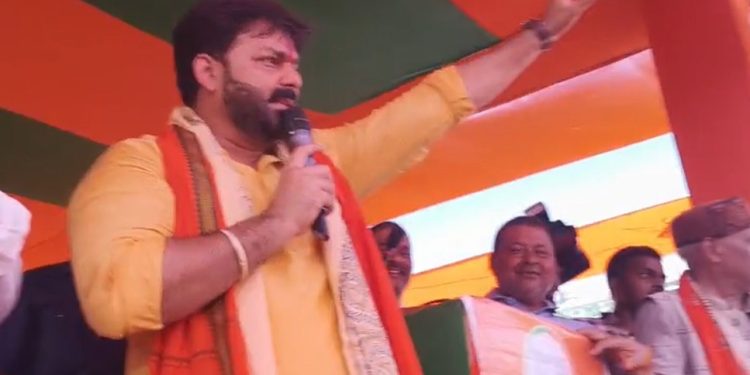 Pawan Singh addressing NDA rally in Harsiddhi Bihar Election 2025 पवन सिंह की जनसभा हरसिद्धि में कृष्णनंदन पासवान के समर्थन में पवन सिंह मोदी नीतीश जोड़ी झकास बा नारा बिहार चुनाव पवन सिंह भोजपुरी स्टार रैली मोतिहारी