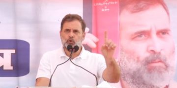 राहुल गांधी बिहार सभा में संबोधित करते हुए Bihar rally Rahul Gandhi speech photo Rahul Gandhi attacks Modi Nitish in Bihar बिहार चुनाव में राहुल गांधी का प्रचार अभियान