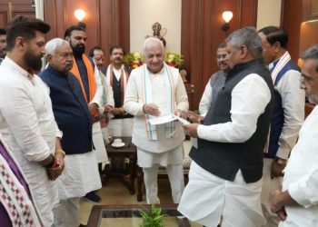 Nitish Kumar Oath Ceremony Image Bihar NDA Government Formation Photo Samrat Choudhary Vijay Sinha Deputy CM Bihar Bihar Cabinet Ministers List 2025 Raj Bhavan Patna Shapath Grahan Photo