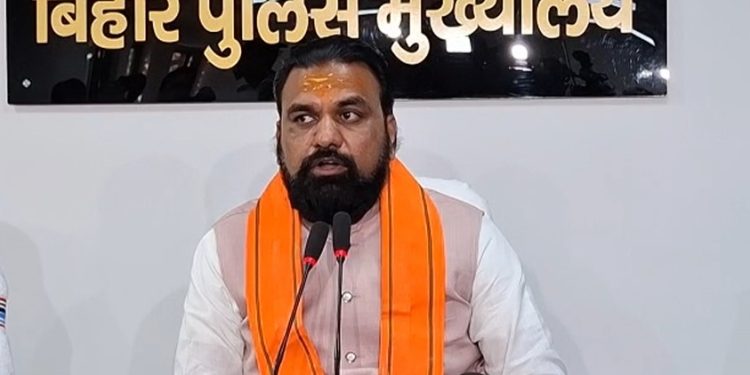 Samrat Choudhary meeting with Bihar police officials Bihar Home Minister press conference DGP Vinay Kumar with Home Minister Bihar law and order review meeting