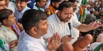 Tejashwi Yadav addressing rally in Mahua Tej Pratap Yadav campaign in Mahua constituency RJD supporters chanting slogans at Hajipur rally Bihar election 2025 Mahua political fight