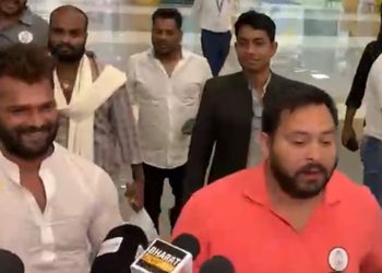 Tejashwi Yadav Bihar rally speech 2025 Tejashwi Yadav at Patna Airport media briefing Bihar Assembly Election phase 2 voting 2025 Tejashwi Yadav and Mukesh Sahani alliance photo Bihar Election 2025 campaign crowd image