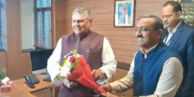 Vijay Kumar Choudhary Takes Charge as IPRD Minister Bihar Image Bihar Information and Public Relations Department Office Photo Vijay Kumar Choudhary New Minister Welcome Ceremony Image