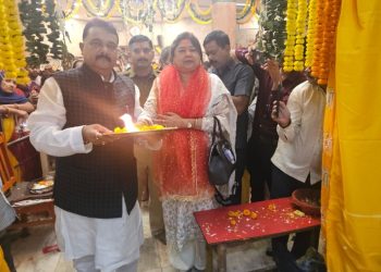 पुनौरा धाम में विवाह पंचमी का आयोजन.. मुख्य यजमान बने बिहार राज्य धार्मिक न्यास पर्षद के अध्यक्ष प्रो. रणबीर नंदन