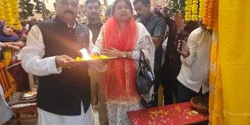 पुनौरा धाम में विवाह पंचमी का आयोजन.. मुख्य यजमान बने बिहार राज्य धार्मिक न्यास पर्षद के अध्यक्ष प्रो. रणबीर नंदन