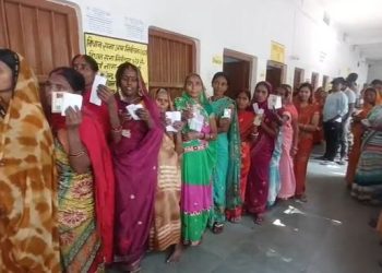 Bihar Election 2025 Voting Live Update Bihar Chunav 2025 second phase voting Jamui Kaimur Bihar election voting percentage Bihar election voters in queue Bihar election polling booth visuals