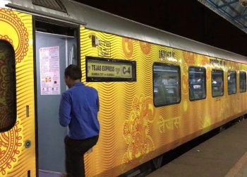 Tejas Rajdhani train passenger fight, middle berth dispute Tejas Express, Patna Delhi train violence, railway passenger safety issue