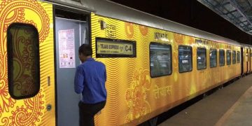 Tejas Rajdhani train passenger fight, middle berth dispute Tejas Express, Patna Delhi train violence, railway passenger safety issue