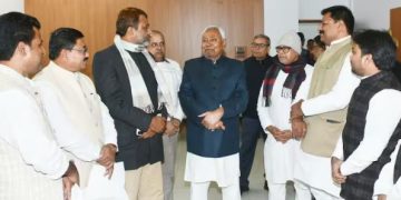 AIMIM Bihar MLAs Meeting CM Nitish Kumar Akhtarul Iman Press Statement Bihar Politics Bihar Election 2025 AIMIM Analysis AIMIM MLA Murshid Alam with Nitish Kumar
