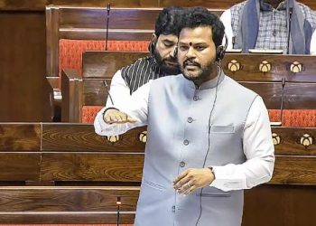 Indigo Flights Cancellation Update Image, Indigo Airlines Crisis Photo, Government Action on Indigo Flights, Airport Crowd Due to Indigo Cancellations