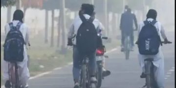 winter fog in city school timing news, DM order school timing change winter, dense fog cold wave effect schools