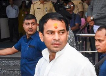 Tej Pratap Yadav FIR File Photo Former IPS Amitabh Das Controversy Image Patna Secretariat Thana Outside View Tej Pratap Yadav Press Statement Photo