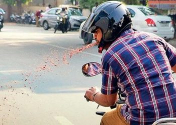 Patna Nagar Nigam action against spitting, PMC VMD screen fine notice, CCTV monitoring in Patna, Patna clean city campaign, public spitting fine Patna