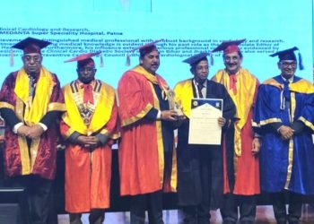 Dr Ajay Kumar Sinha receiving Master Teacher Award at EPICON 2026, Medanta Patna Cardiologist Award Ceremony, EPICON 2026 API Conference Patna