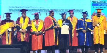 Dr Ajay Kumar Sinha receiving Master Teacher Award at EPICON 2026, Medanta Patna Cardiologist Award Ceremony, EPICON 2026 API Conference Patna