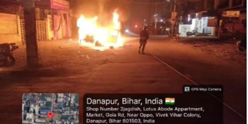 Danapur Accident Scene, Burning Thar Car Patna, Patna Crowd Protest, Bihar Road Accident Thar