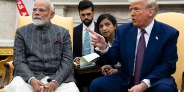 Donald Trump speaking on India US tariff issue, Narendra Modi India Russia oil policy, India US trade tension news image, Trump Modi relations meeting