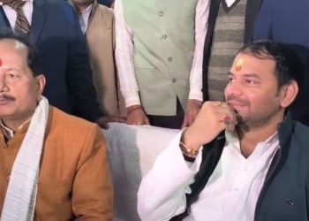 Tej Pratap at Makar Sankranti Bhoj Patna, Vijay Sinha with Tej Pratap Bihar Politics, तेज प्रताप विजय सिन्हा भोज फोटो